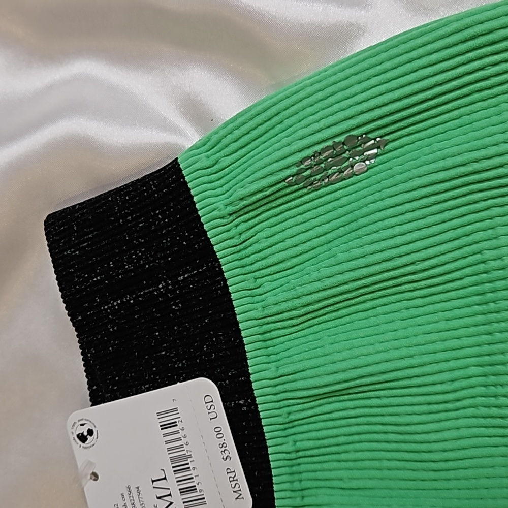Free People Movement Prajana Shorts Black Green M/L NWT Seamless - Picture 3 of 5